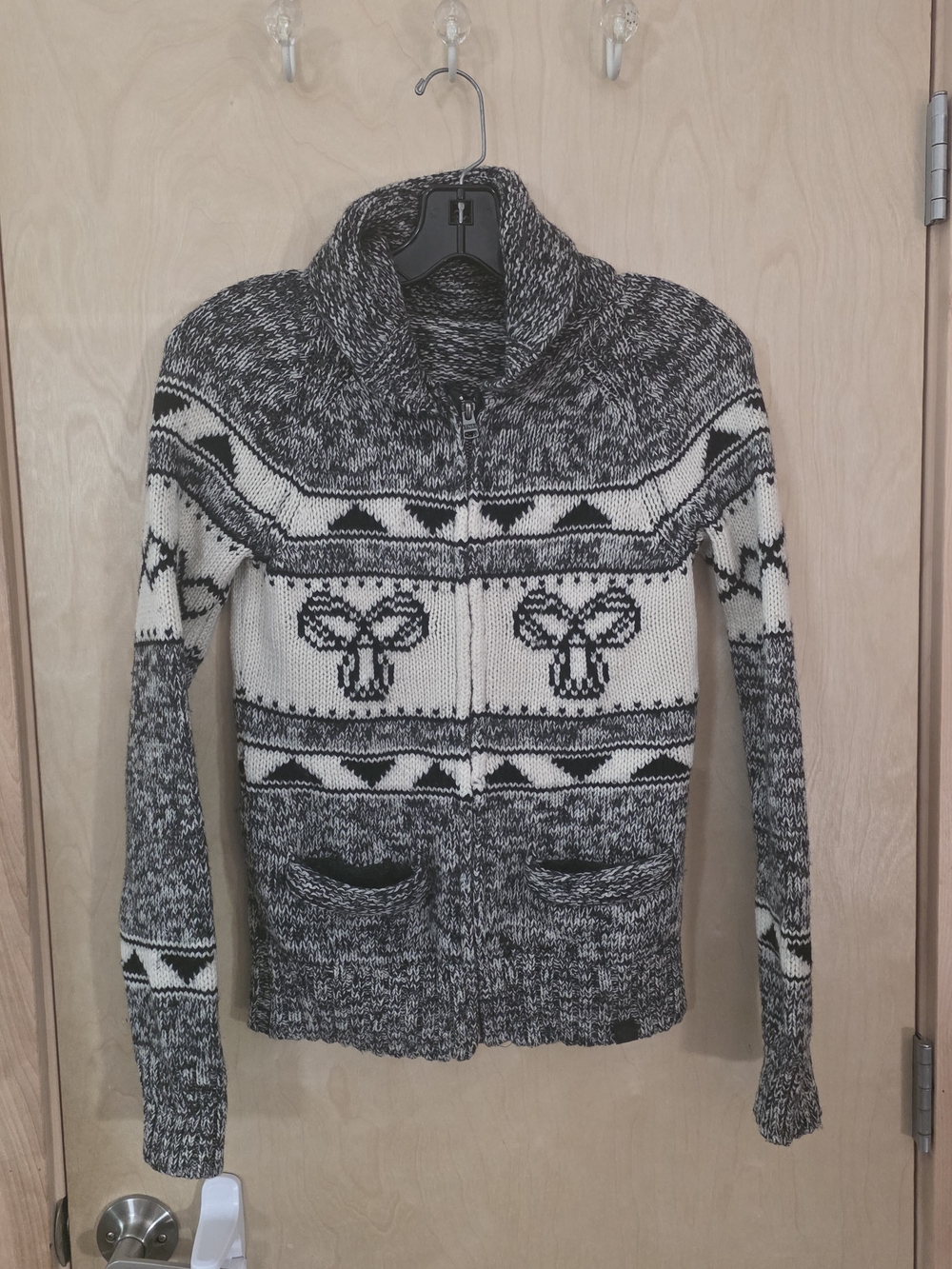 Aritzia MEDIUM Women’s Wool Gray and Cream Patterned Zip Cardigan Sweater